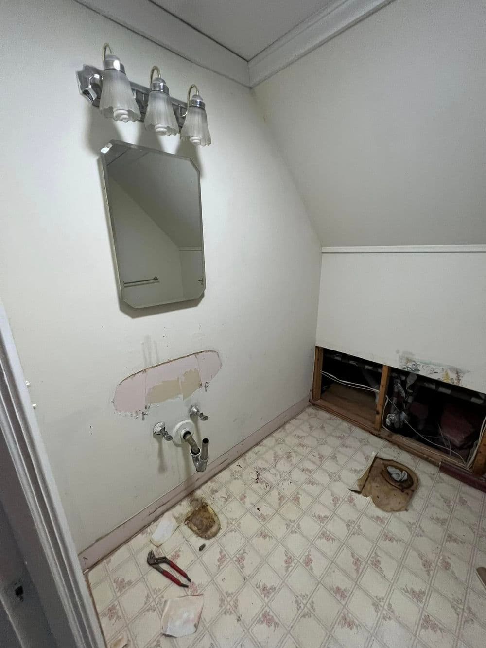 Gallery photos for Brooklyn CT Home Restoration - Transformative Flood Damage Repair: Image #15